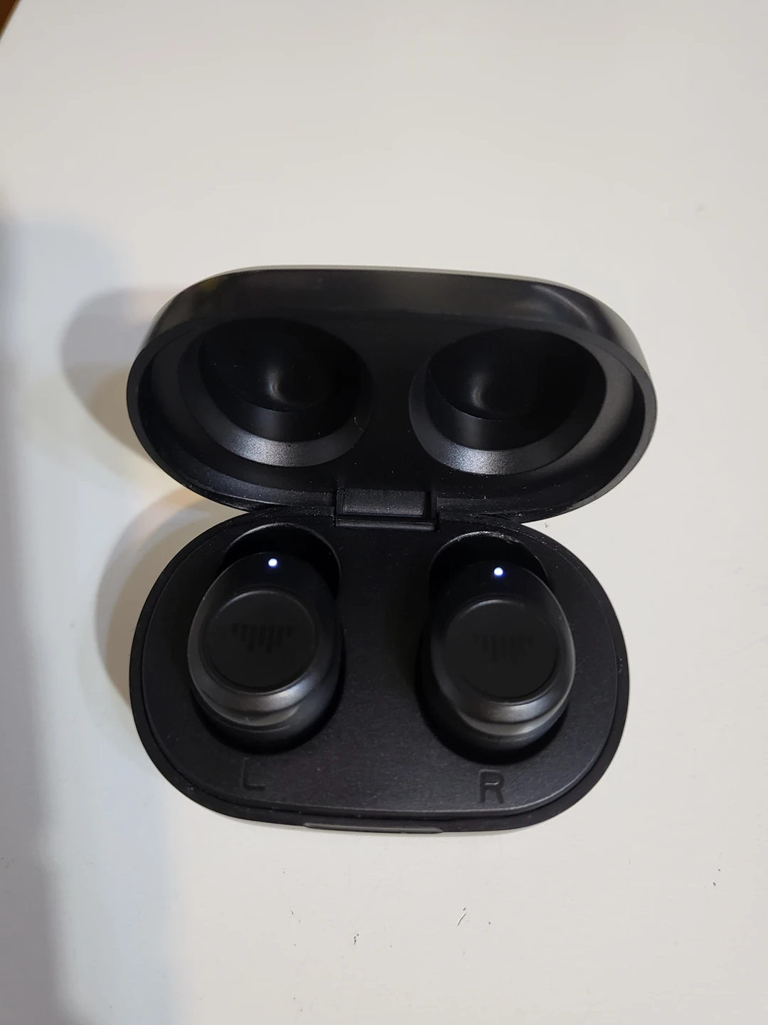 Headrush earbuds thumbnail