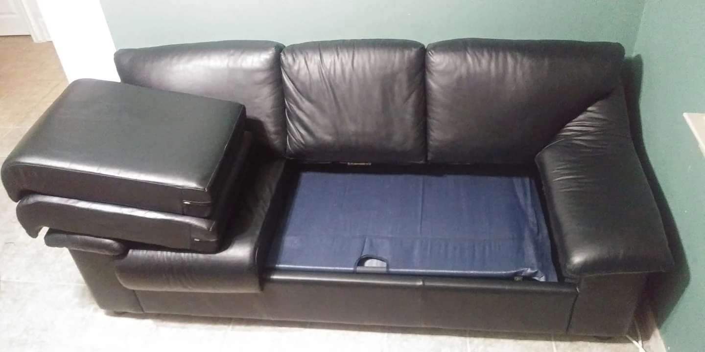 black leather pullout couch - photo 3