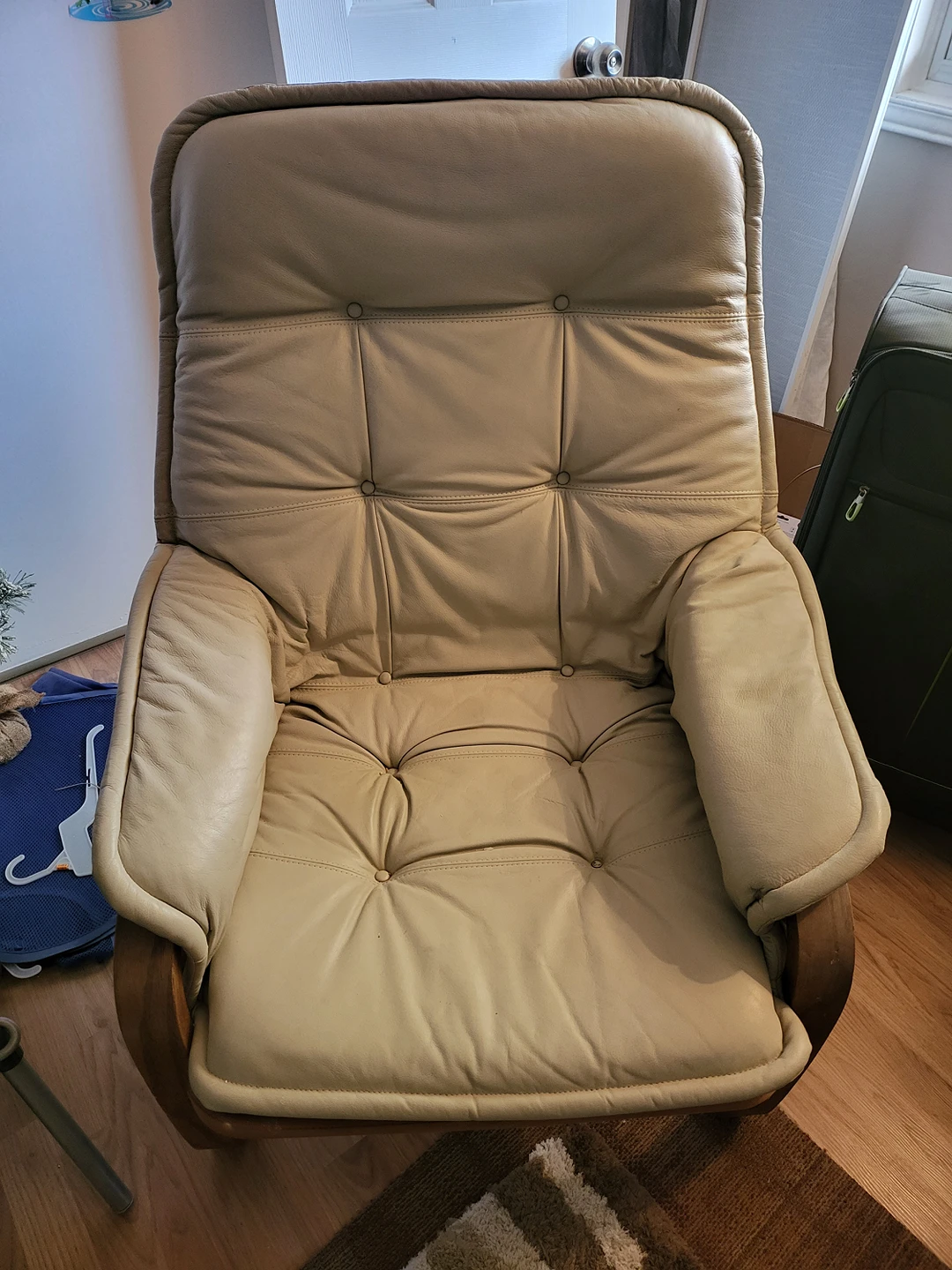 leather lounge reading chair - photo 2