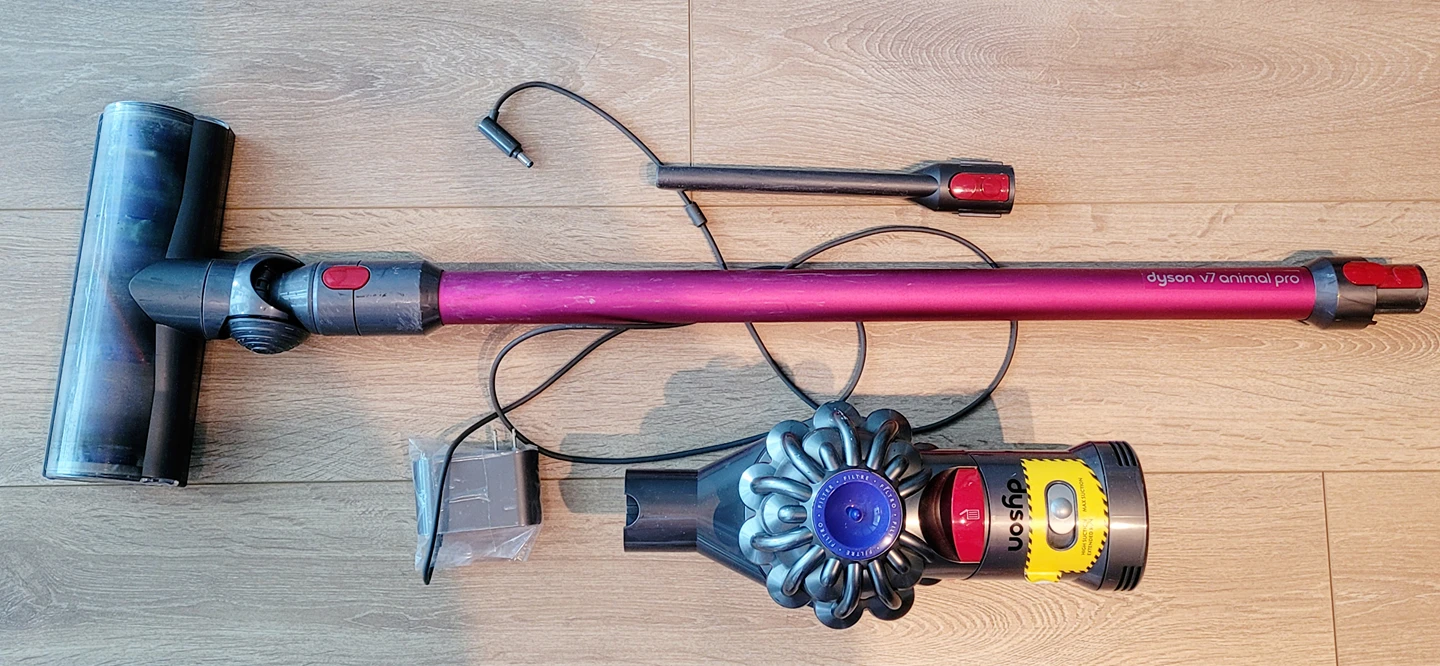 Dyson V7 Animal pro vacuum cleaner