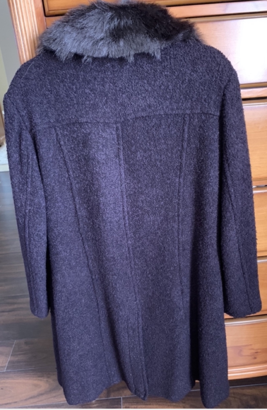 Elegant Winter Coat - photo 2