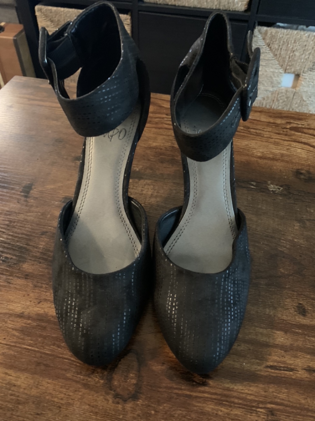 Perfect for work black heels thumbnail