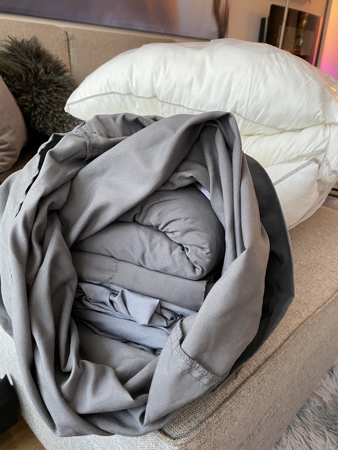 Like New Sheetset and 3 IKEA pillows #freecycle thumbnail