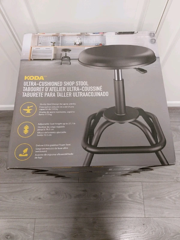 Shop / Bar Stools Brand New - photo 3