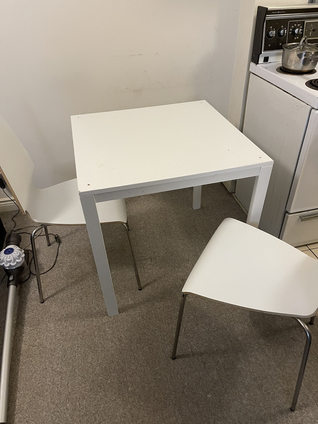 Ikea table with 2 chairs thumbnail