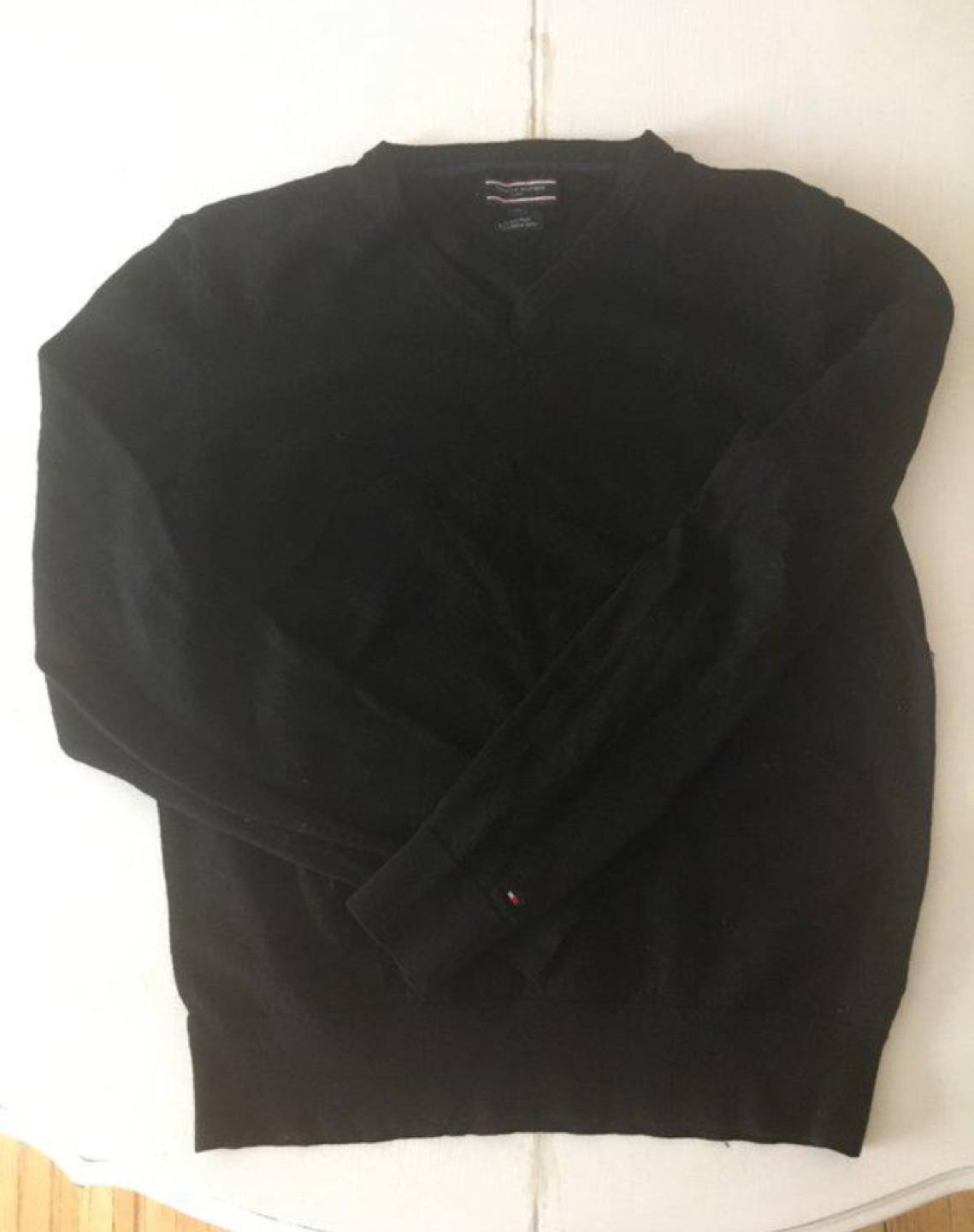 Tommy Hilfiger Black Sweater 100% Wool Size XL image indicator(3)