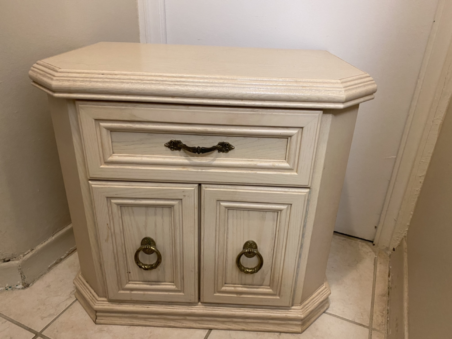 Up cycle Night table
