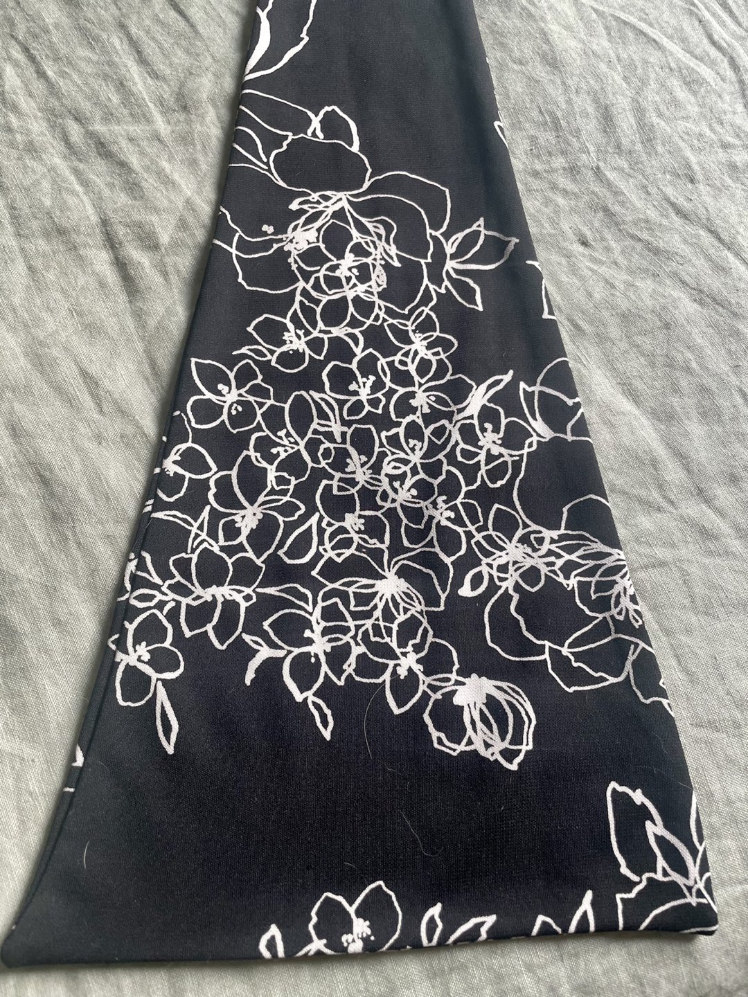 *FINAL PRICE *Unique black floral halter top image indicator(3)