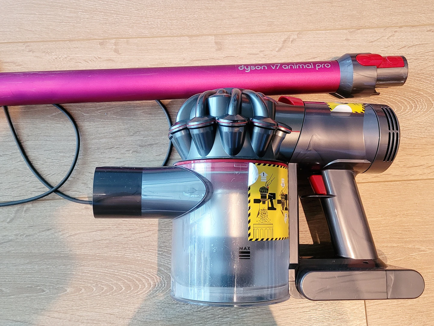 Dyson V7 Animal pro vacuum cleaner - photo 3