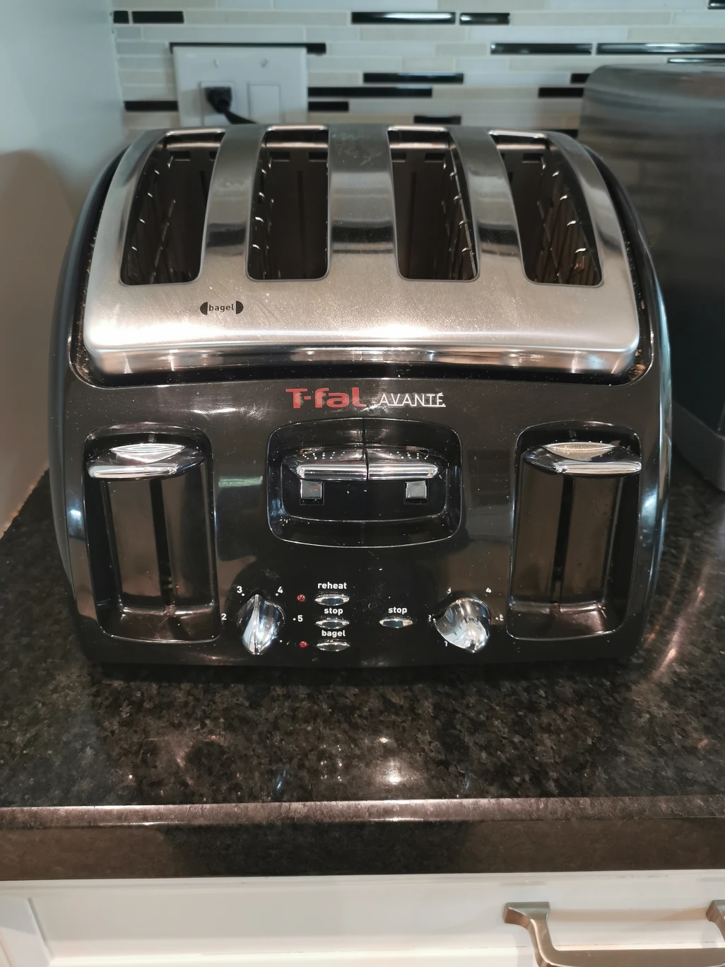 four slice T-fal Avante bread toaster