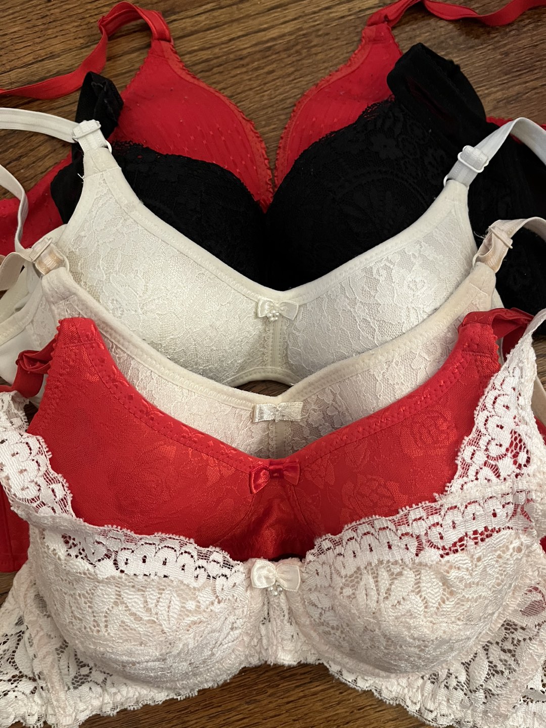 Bras lot size 32 thumbnail