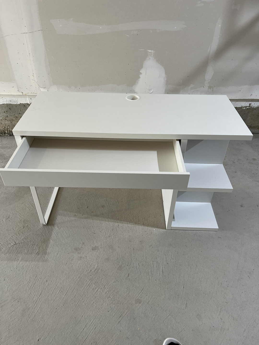 Ikea desk - photo 2