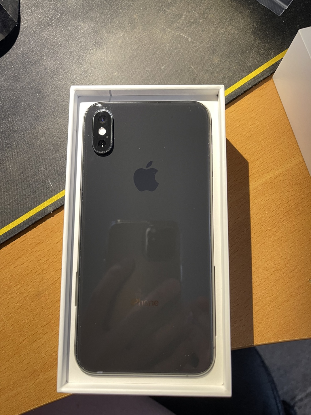 iPhone XS Space Grey 64g thumbnail