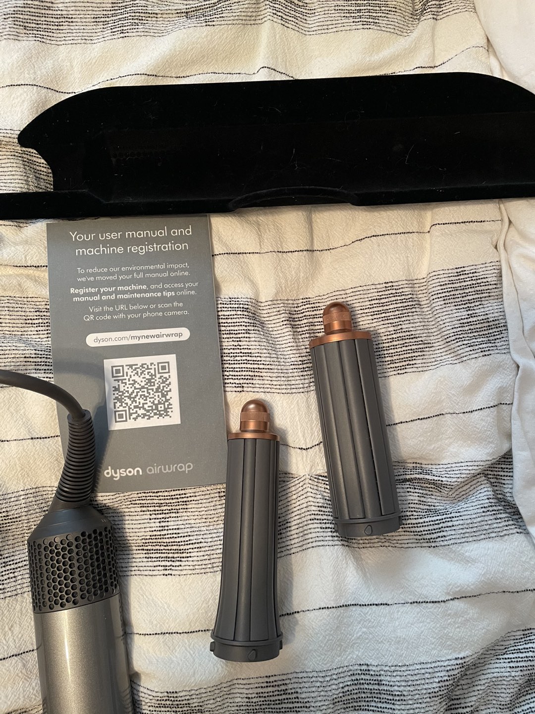 Dyson Airwrap Multi Styler - Complete - Like new - used once image indicator(6)