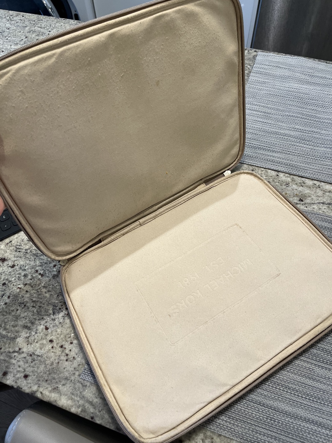 MK - Laptop Case - photo 2