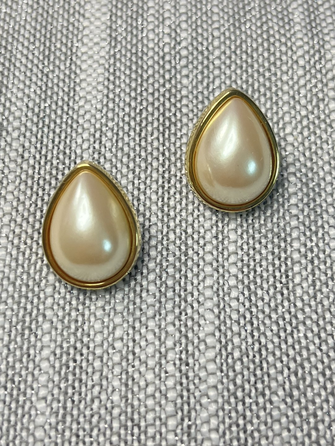 Richelieu Vintage earring faux pearl gold tone thumbnail