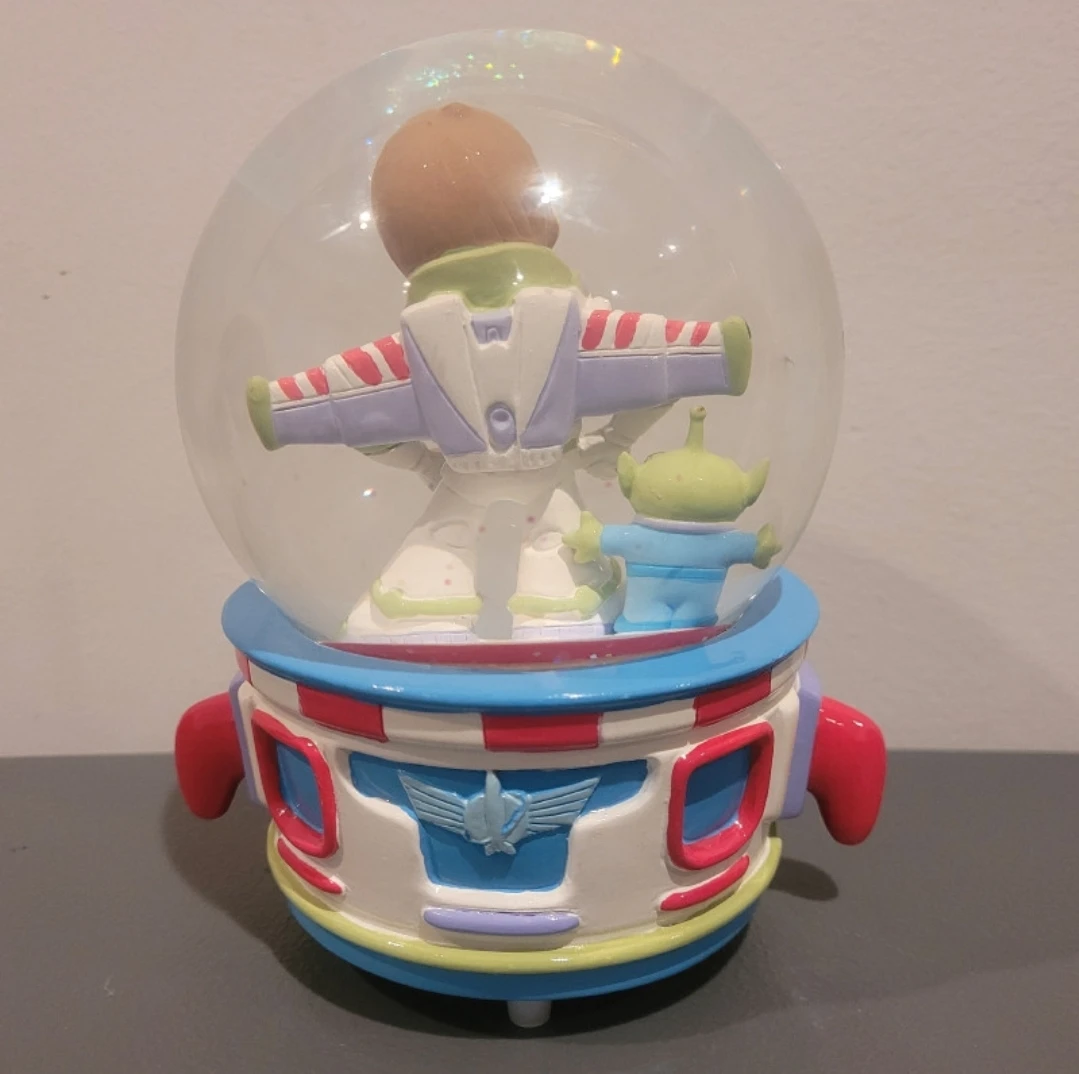 Precious Moments, Disney Collection, Boy As Buzz Lightyear image indicator(4)