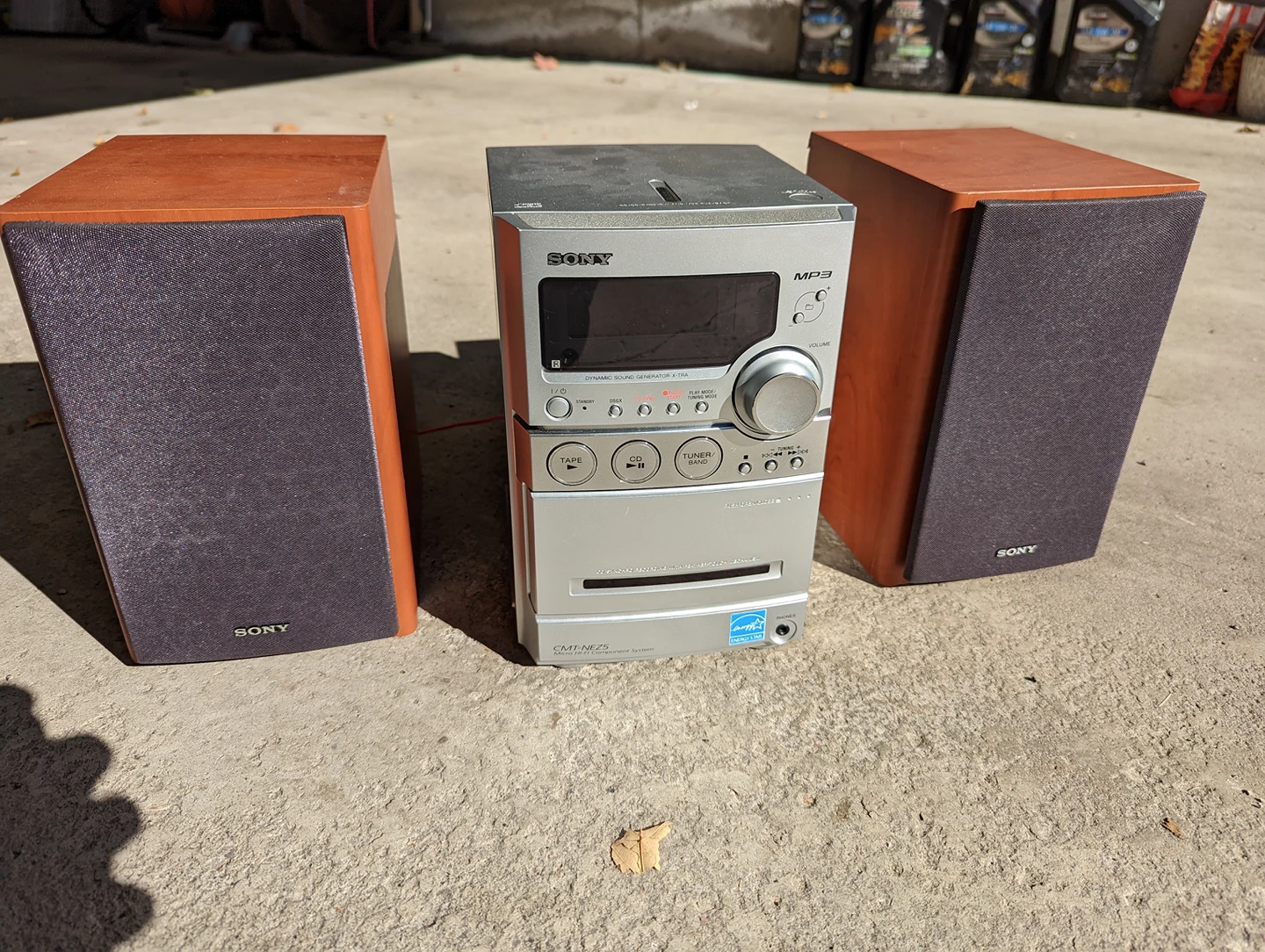 Sony Speaker System Micro Hi-Fi Component CMT-NEZ5 thumbnail