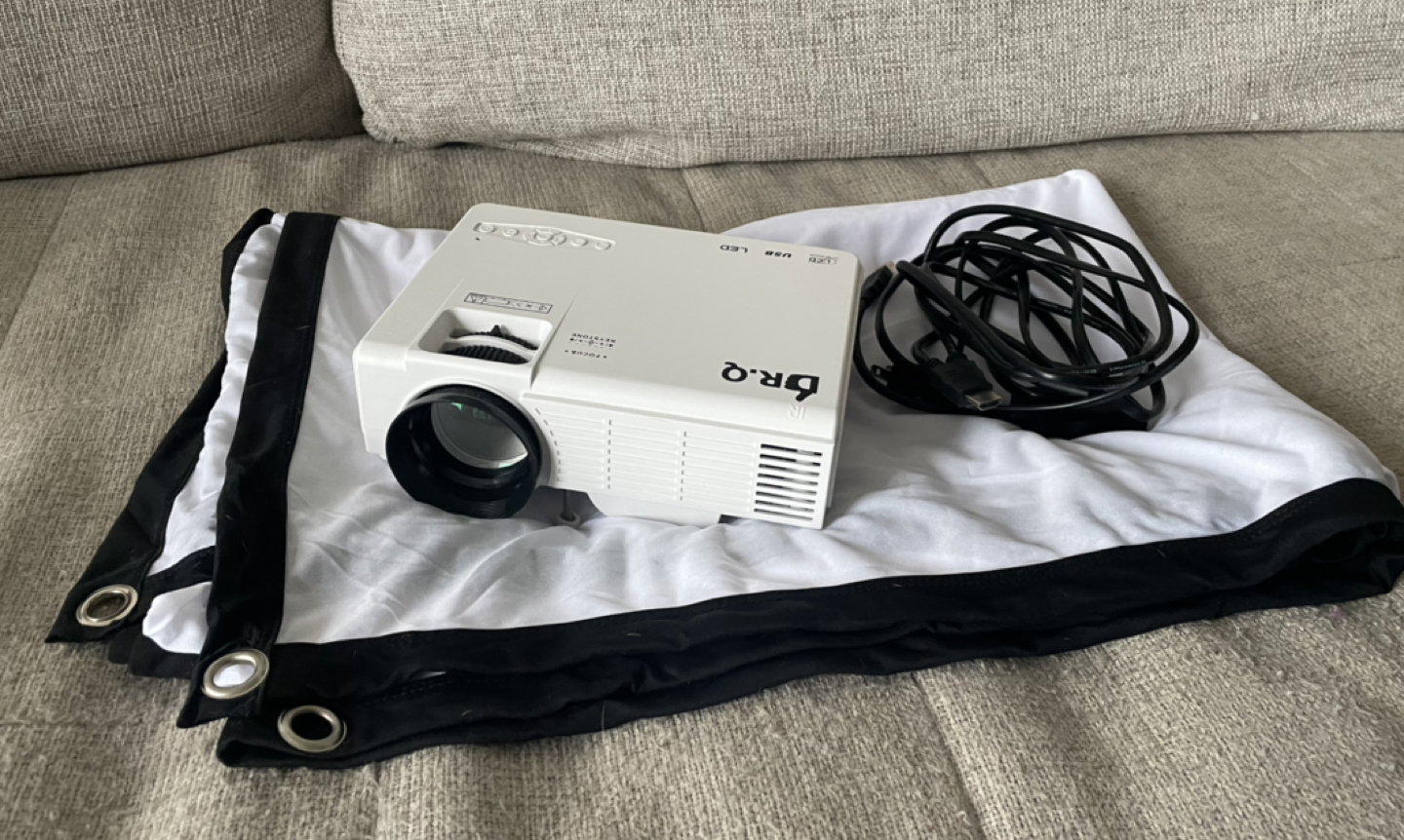 Mini Projector thumbnail