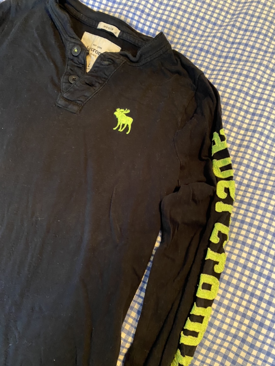 Abercrombie boys tops muscle fit large x2 image indicator(3)