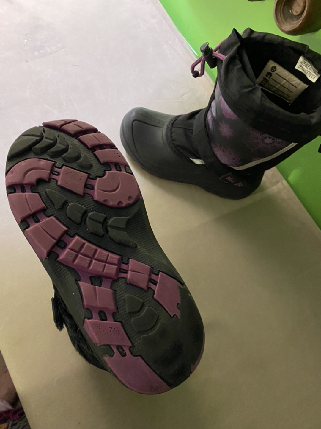 ABSOLUTE CANADA LIGHTBOLT LIGHT-UP SNOW BOOTS FOR GIRLS. image indicator(6)