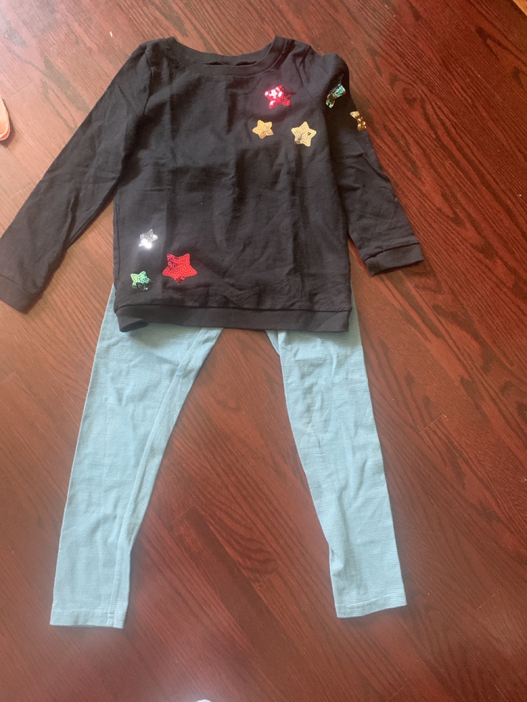 3 pairsof Girls clothes thumbnail