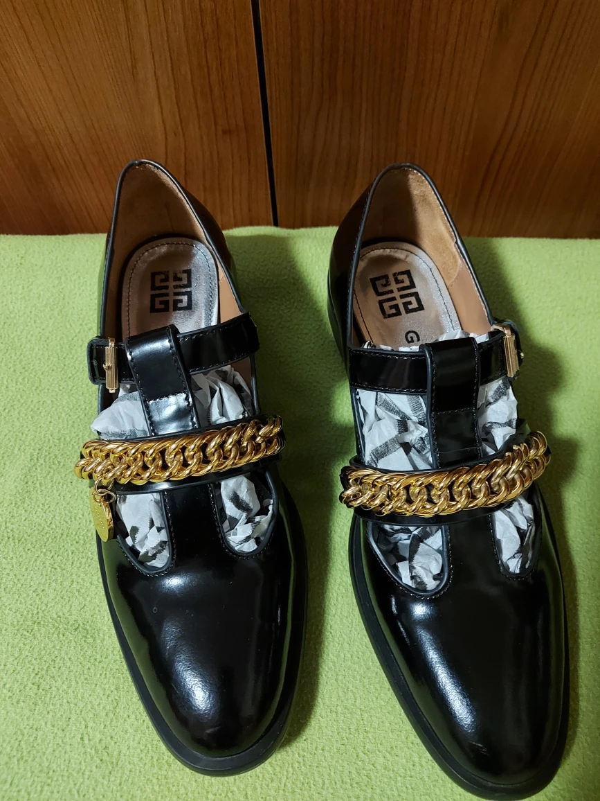 Authentic givenchy shoes image indicator(4)