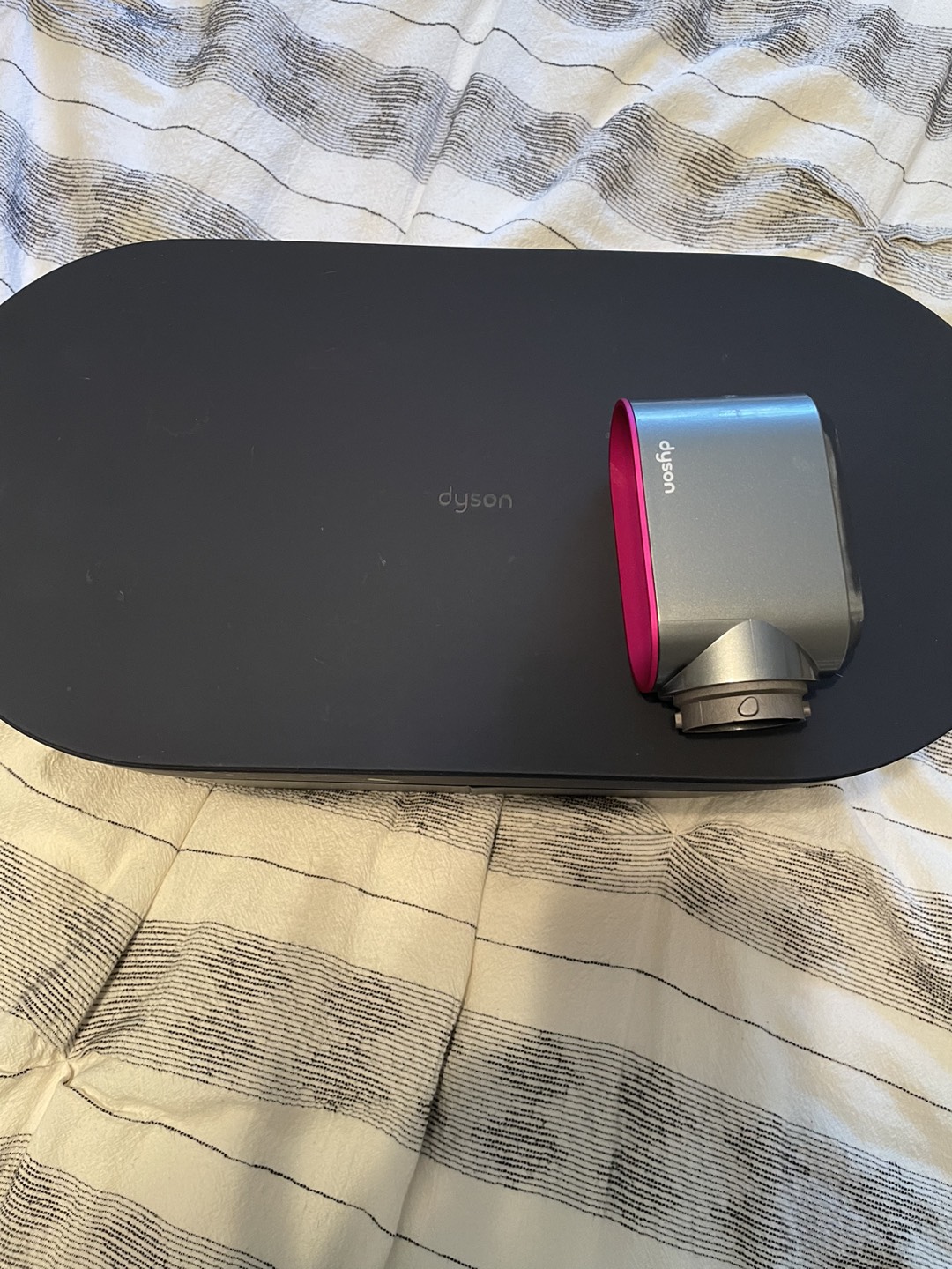 Dyson Airwrap Multi Styler - Complete - Like new - used once image indicator(8)