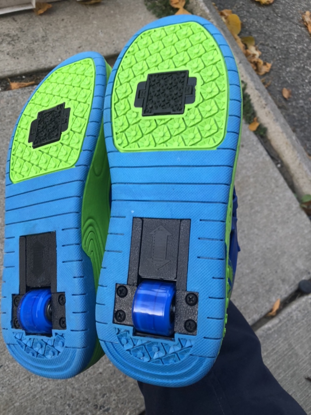 Roller shoes new -size 7.5 USA. - photo 2