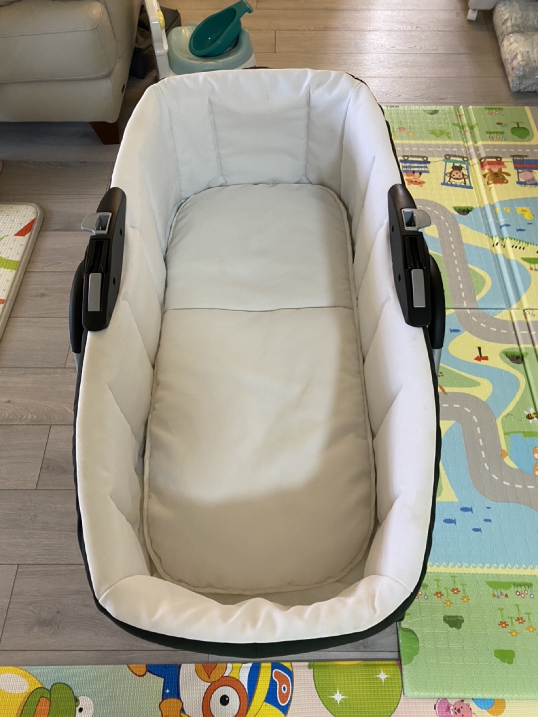 Bassinet (아기 침대) - photo 2
