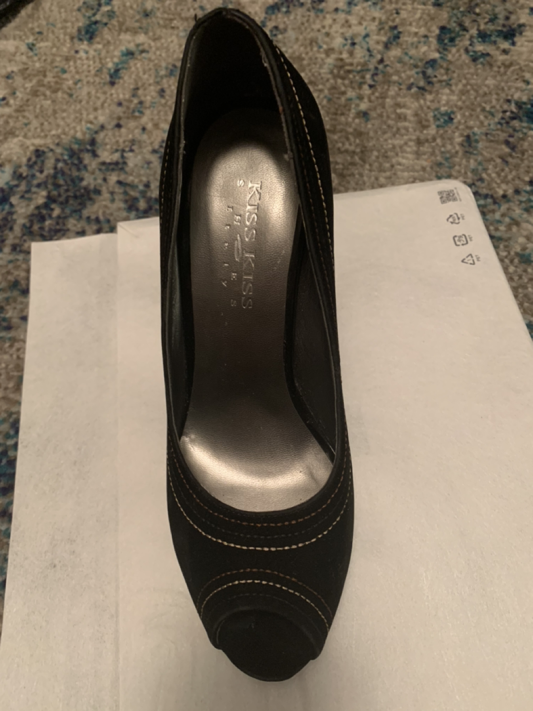 Black heels size 6 never worn image indicator(3)