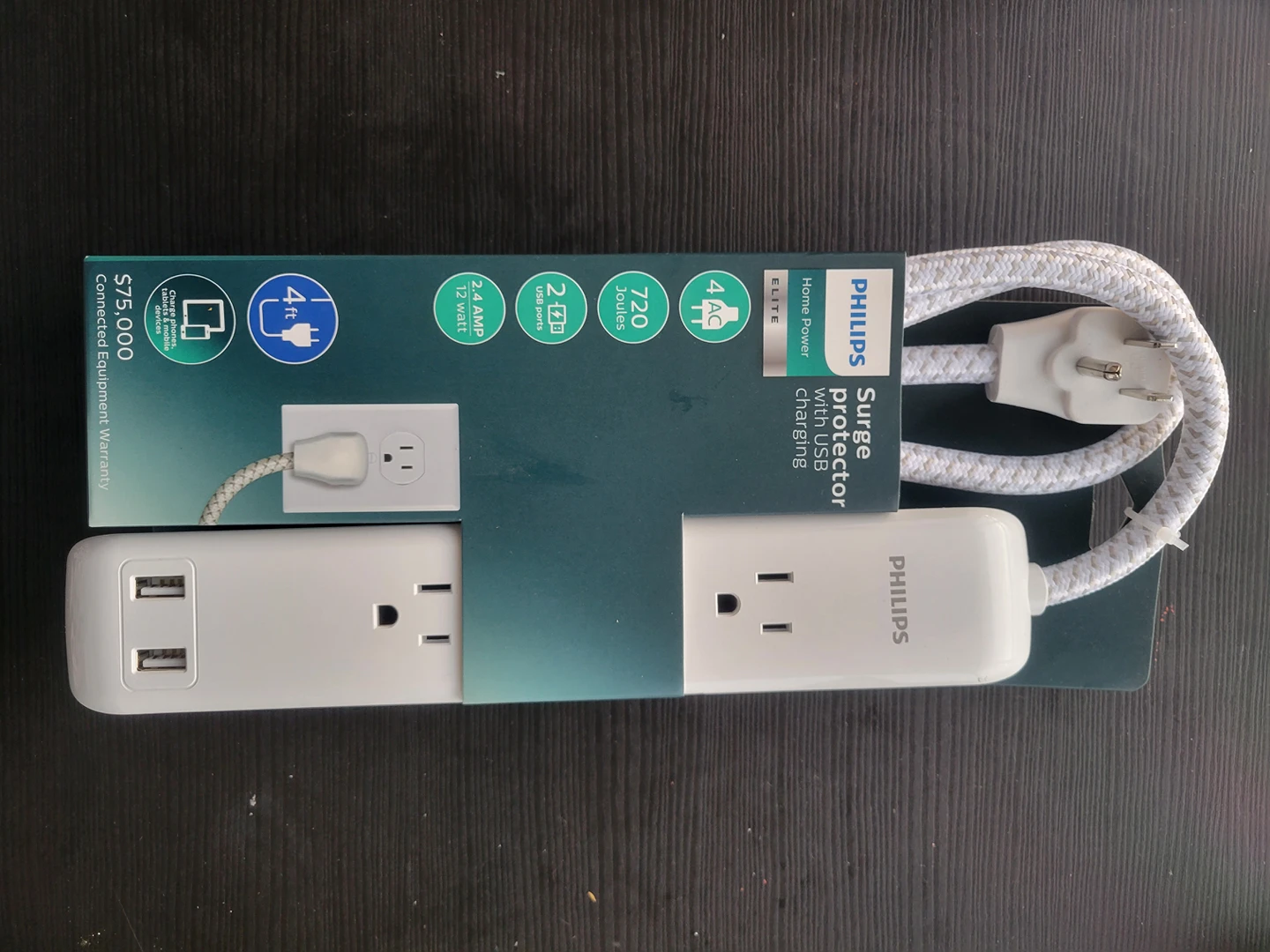 Brand new!! Philips surge protector with USB charging