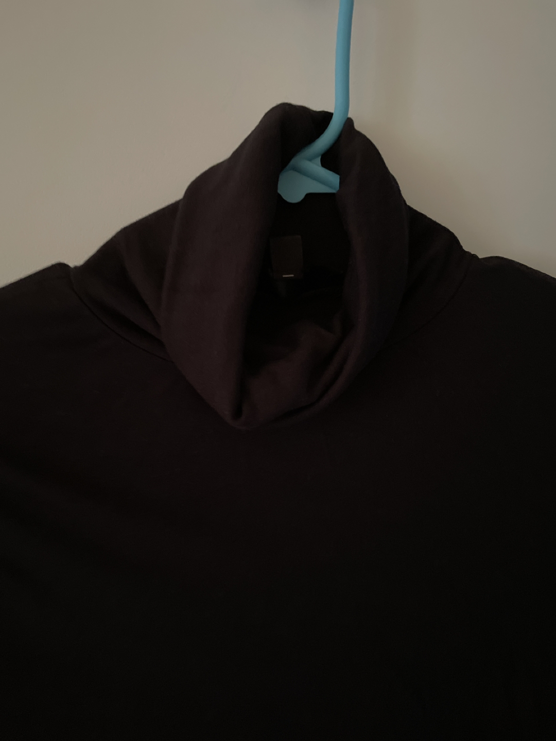 Turtle neck bodysuit like new size M image indicator(3)