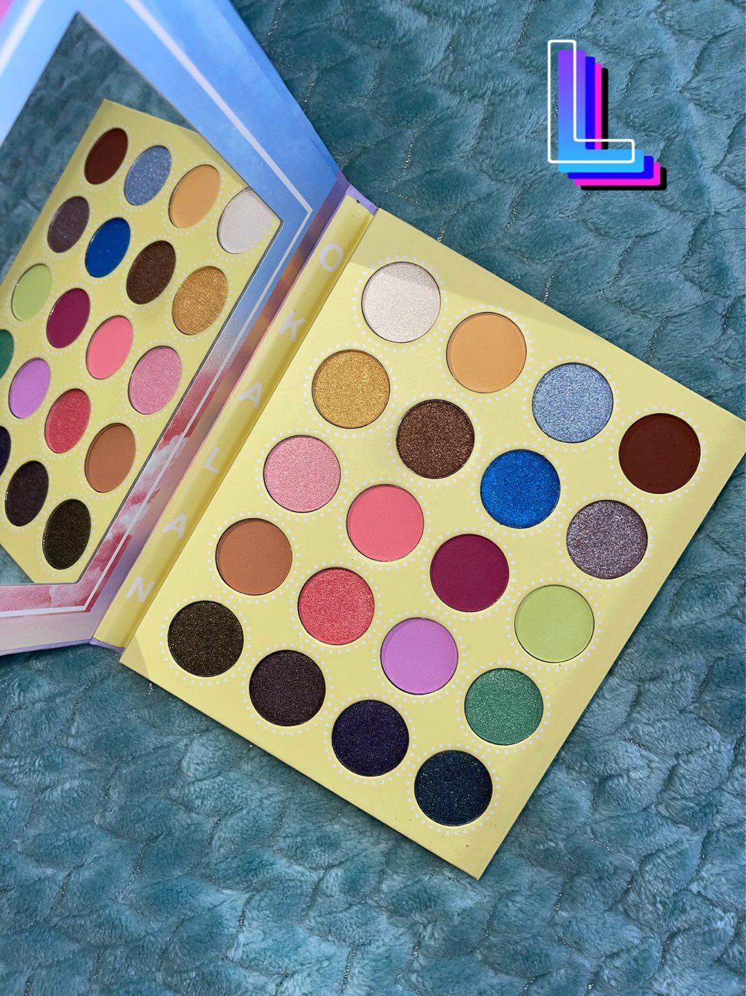 Paradise 2 eyeshadow palette BY OKALAN - photo 5