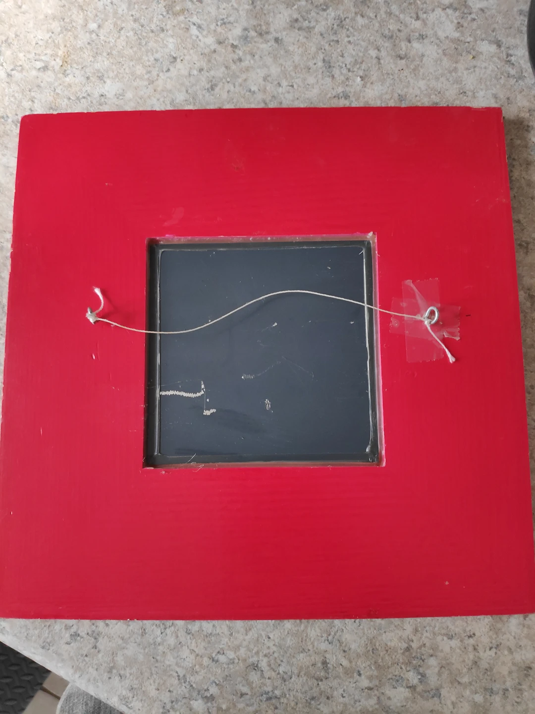 Small hangable mirror with red frame image indicator(2)