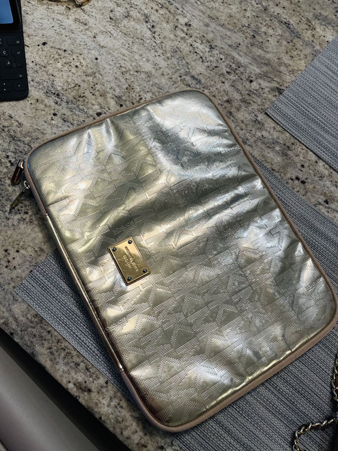 MK - Laptop Case