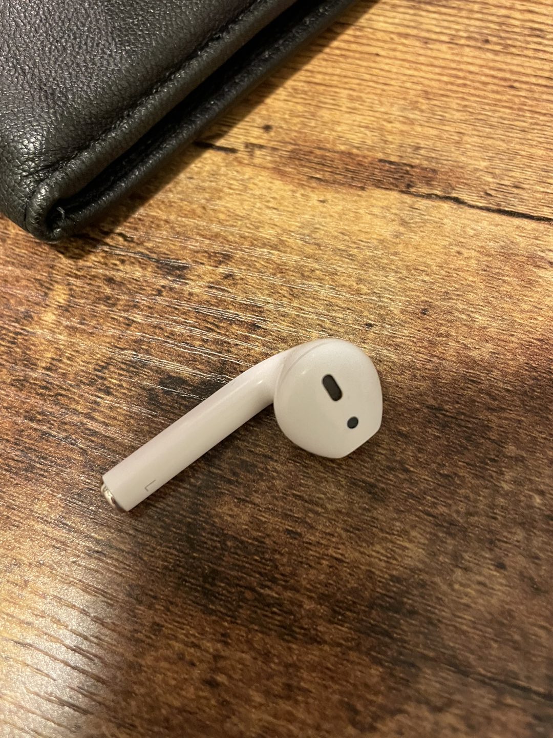 Airpod Generation 2 thumbnail