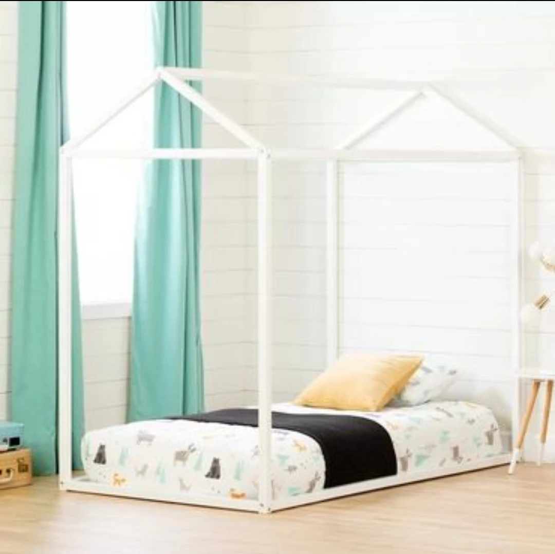 Capony/Tent Bed + Metal Box Spring