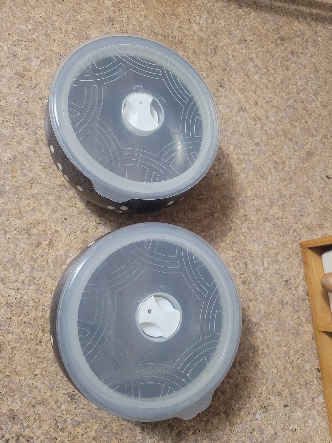 food containers - photo 2
