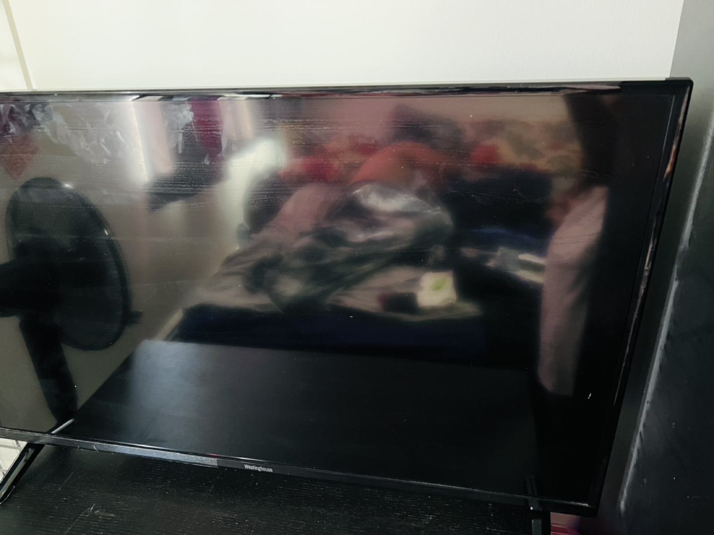 Tv smart, slightly used has youtube and netflix