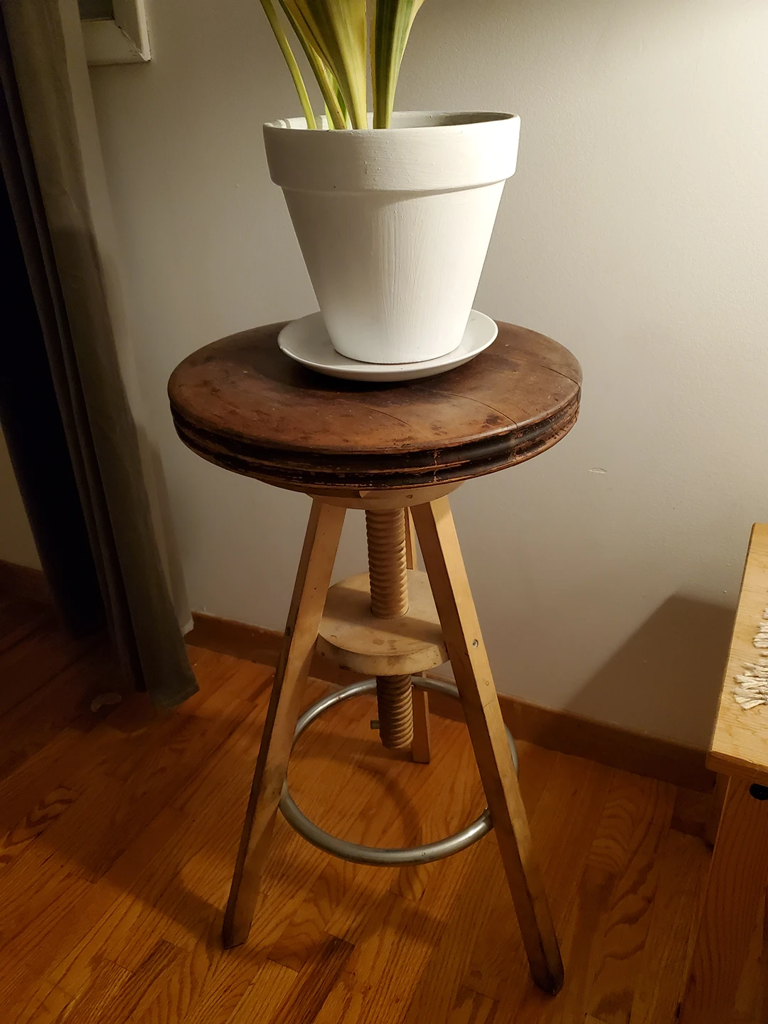Stool thumbnail