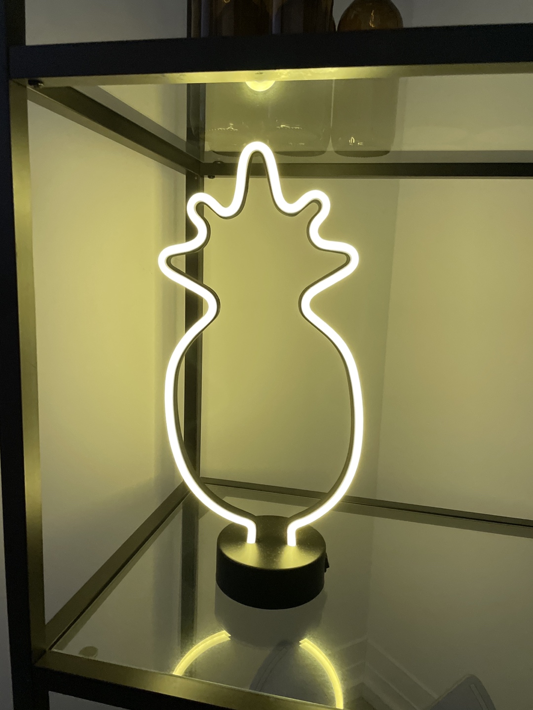 Pineapple LED light thumbnail