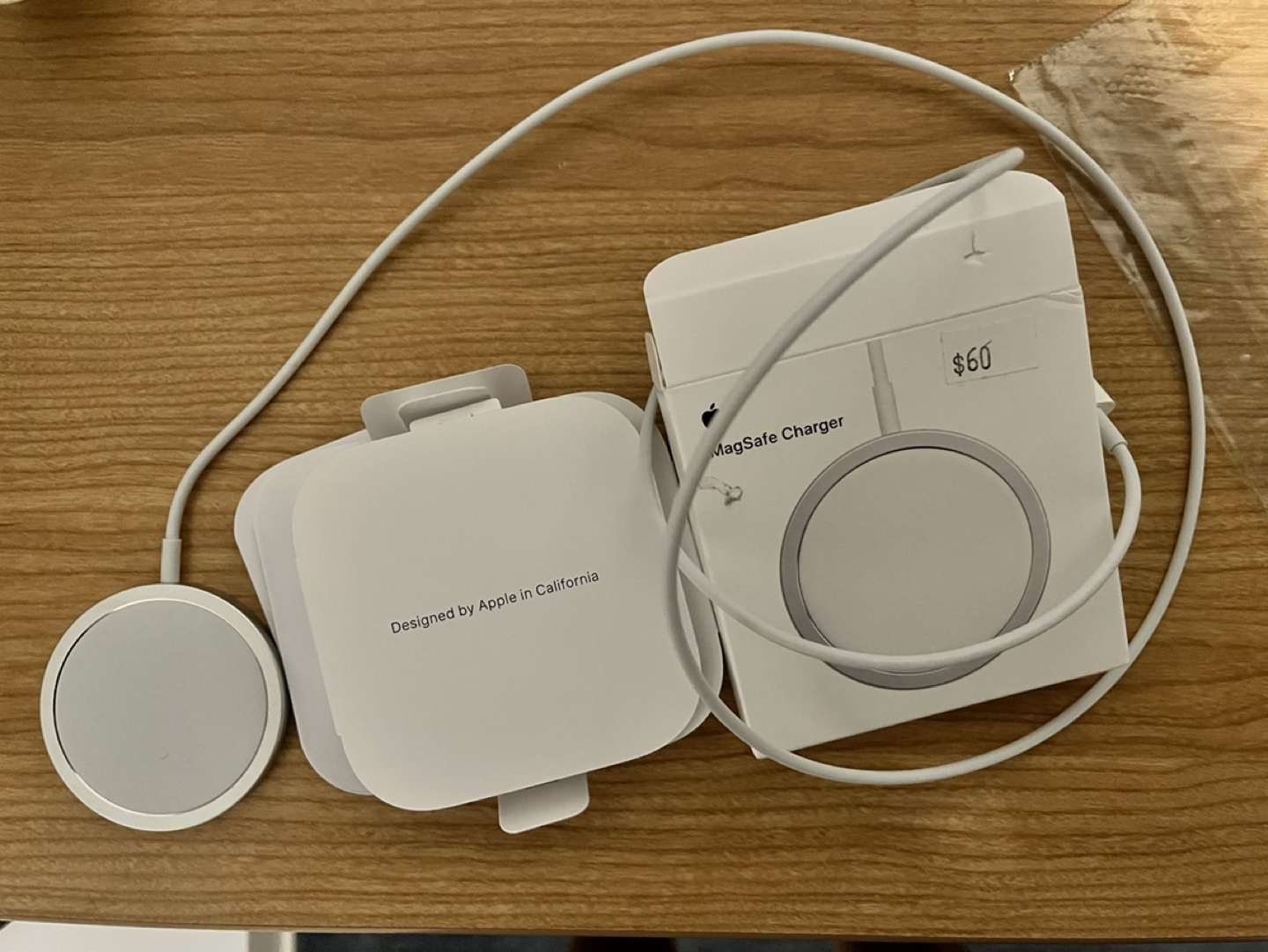 Apple magsafe charger wireless charger for iphone and airpod image indicator(2)