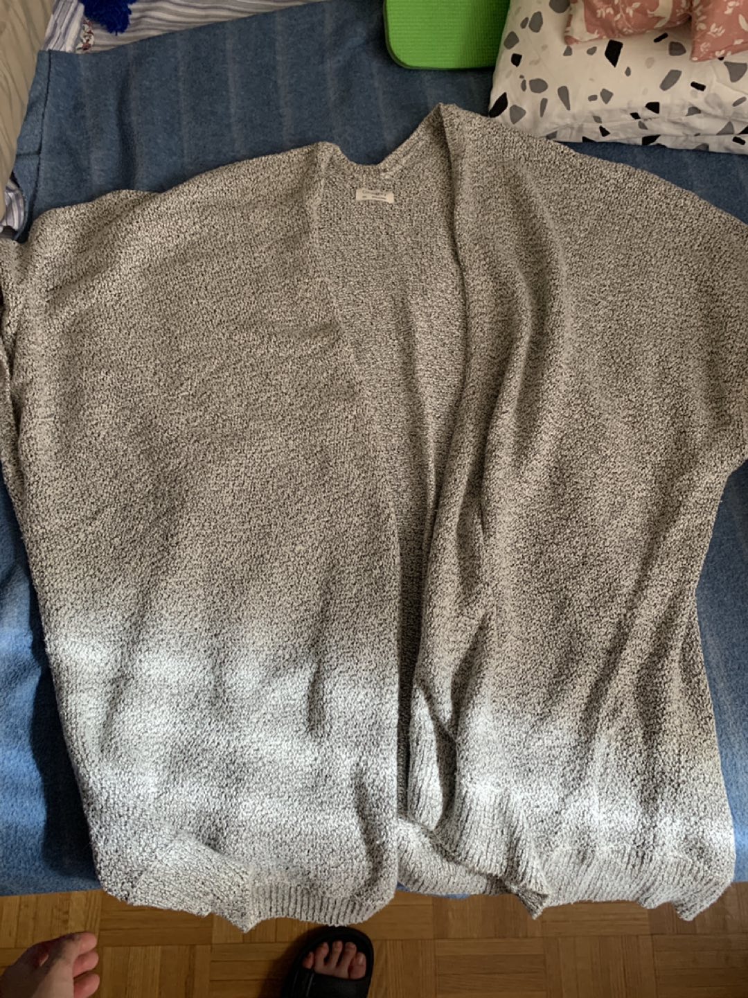 Aritzia Community Iconic Cape XS/S (natural) image indicator(2)