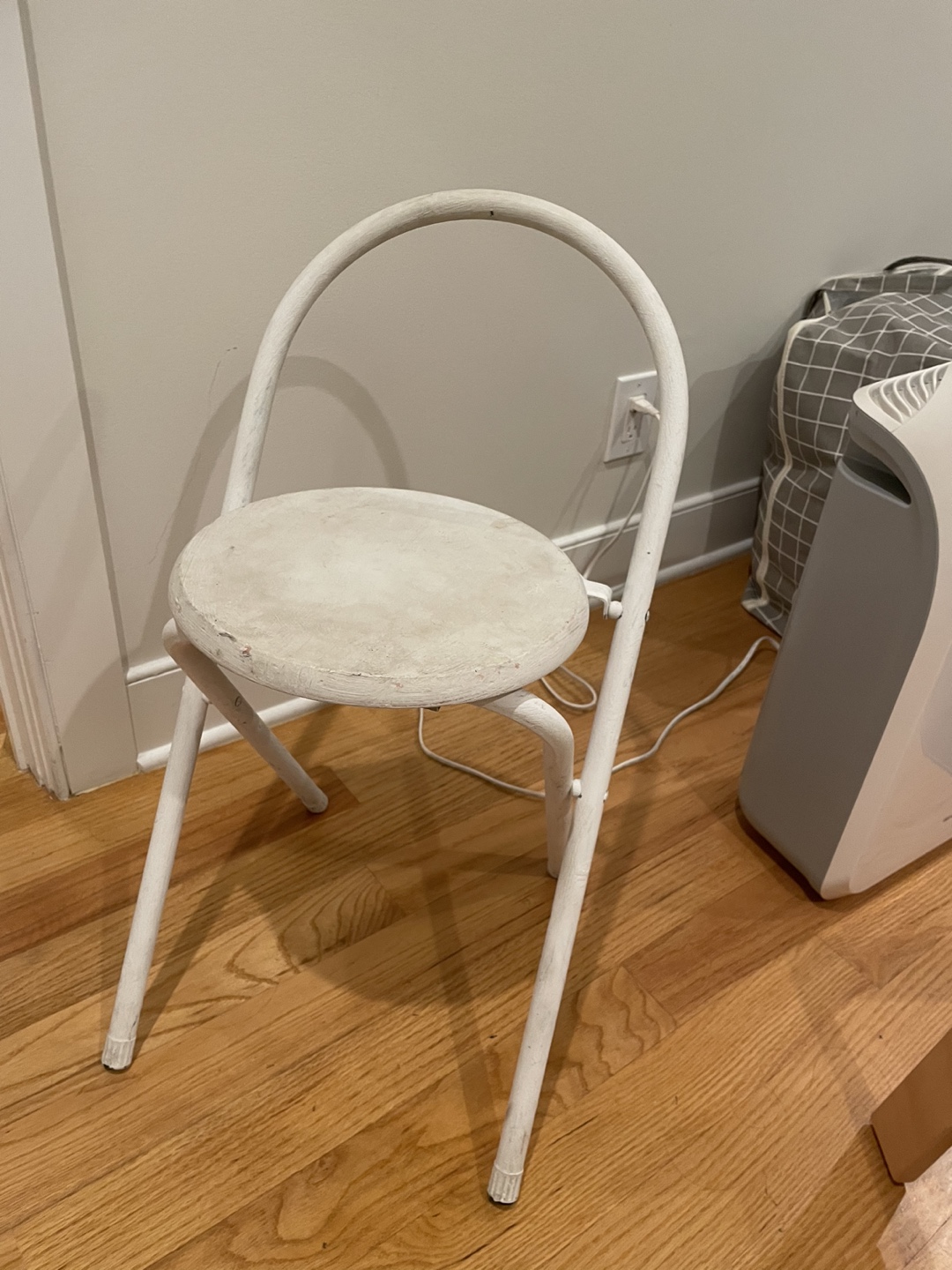 Small chair to give out
