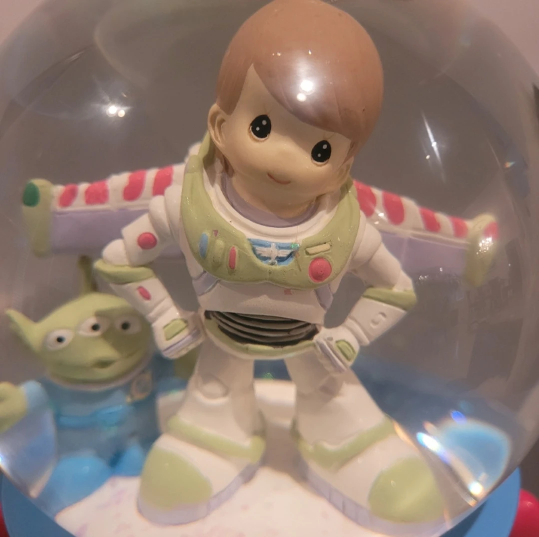 Precious Moments, Disney Collection, Boy As Buzz Lightyear image indicator(3)