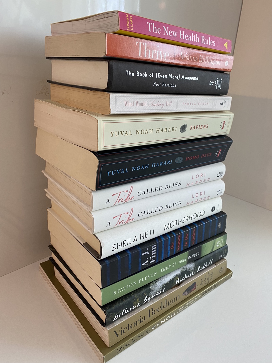 LARGE Stack of great condition books thumbnail