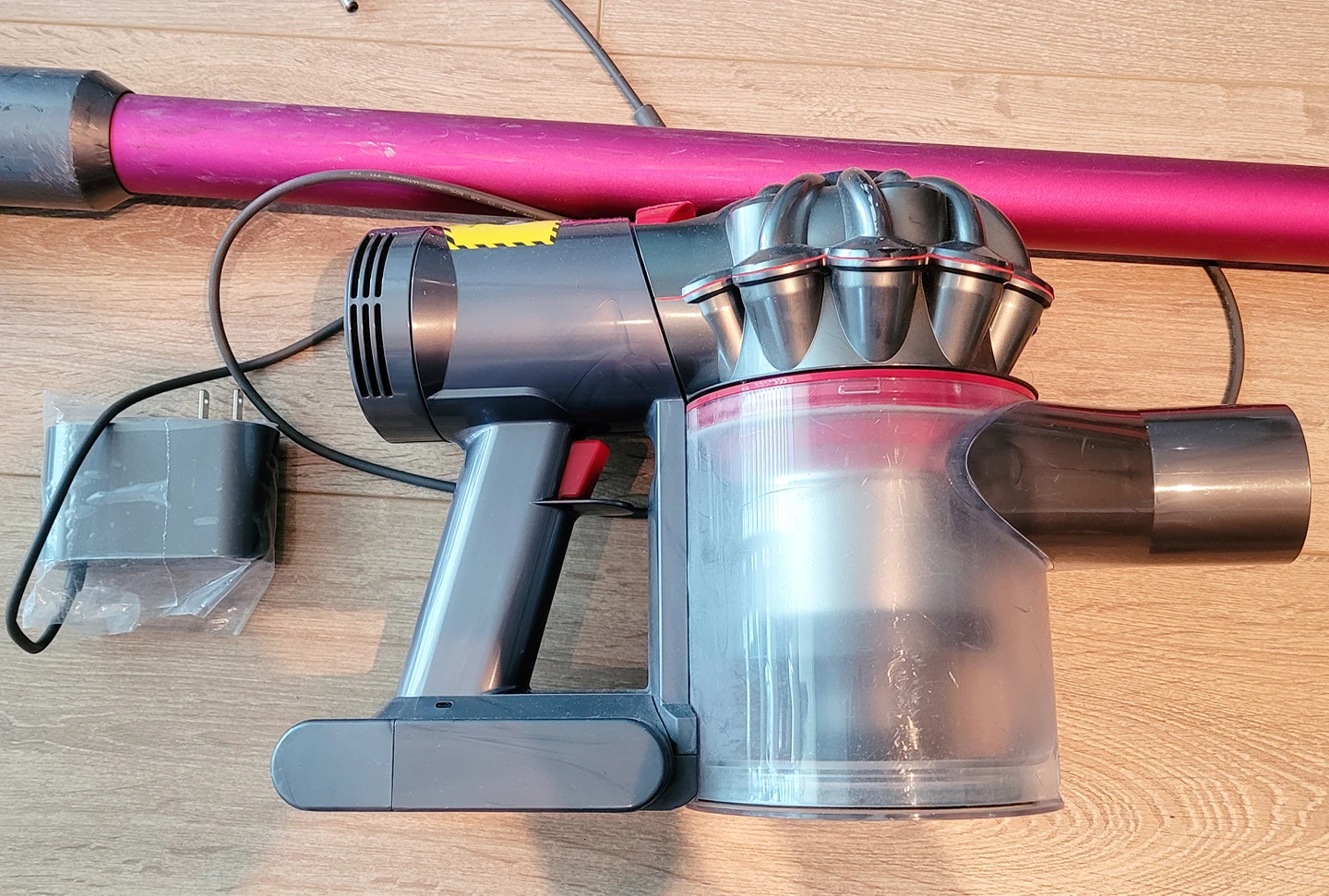Dyson V7 Animal pro vacuum cleaner - photo 2