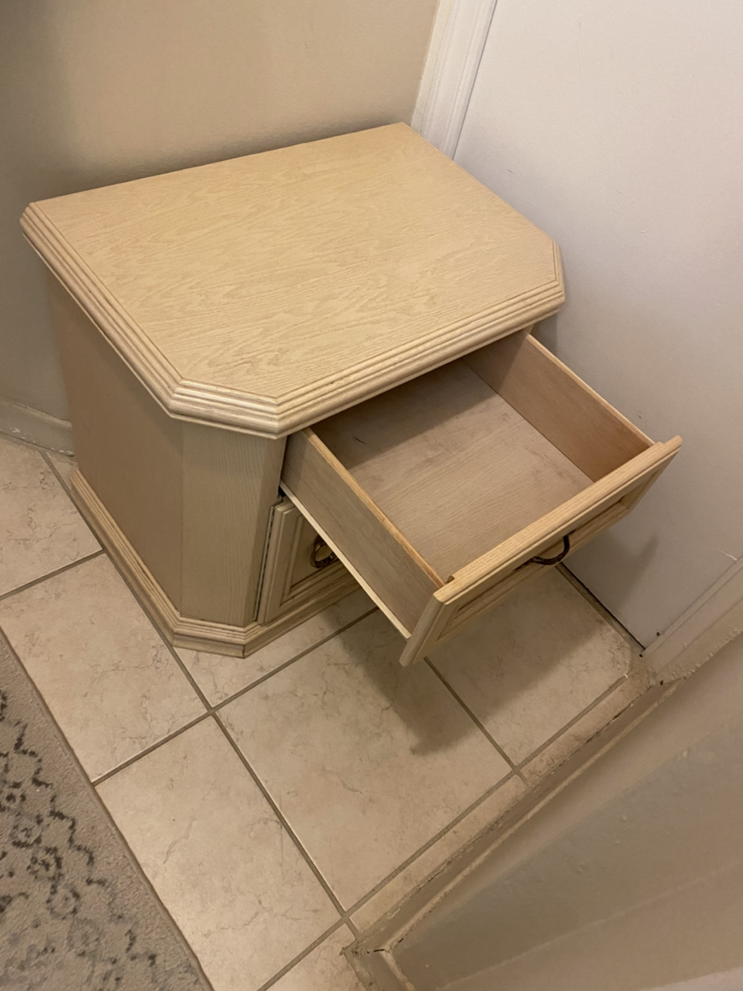 Up cycle Night table - photo 4