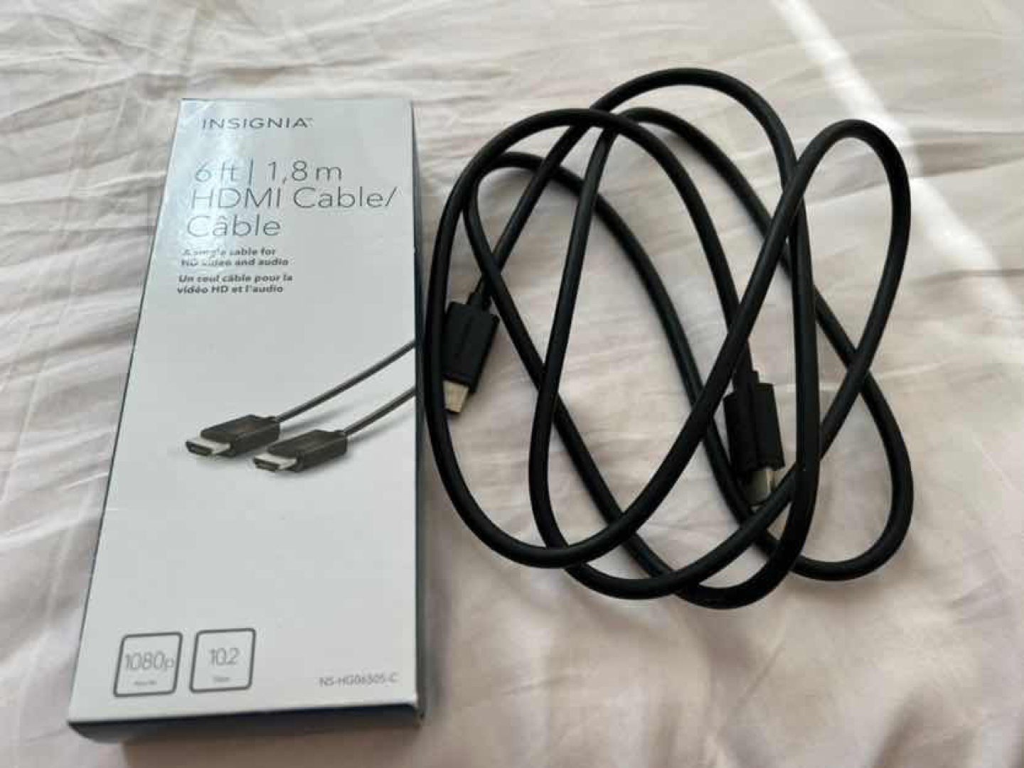 Insignia HDMI to HDMI cable 1.8m NEW image indicator(3)